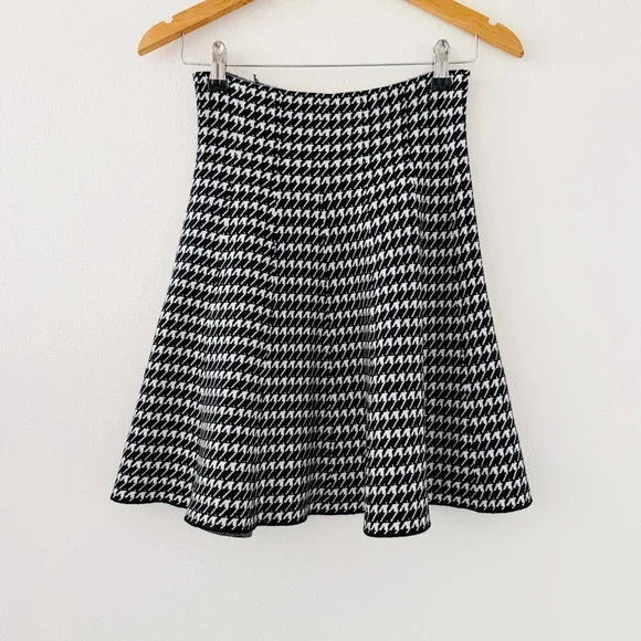 Max Studio Black & White Houndstooth Fit & Flare Mini Skirt - Picture 3 of 5